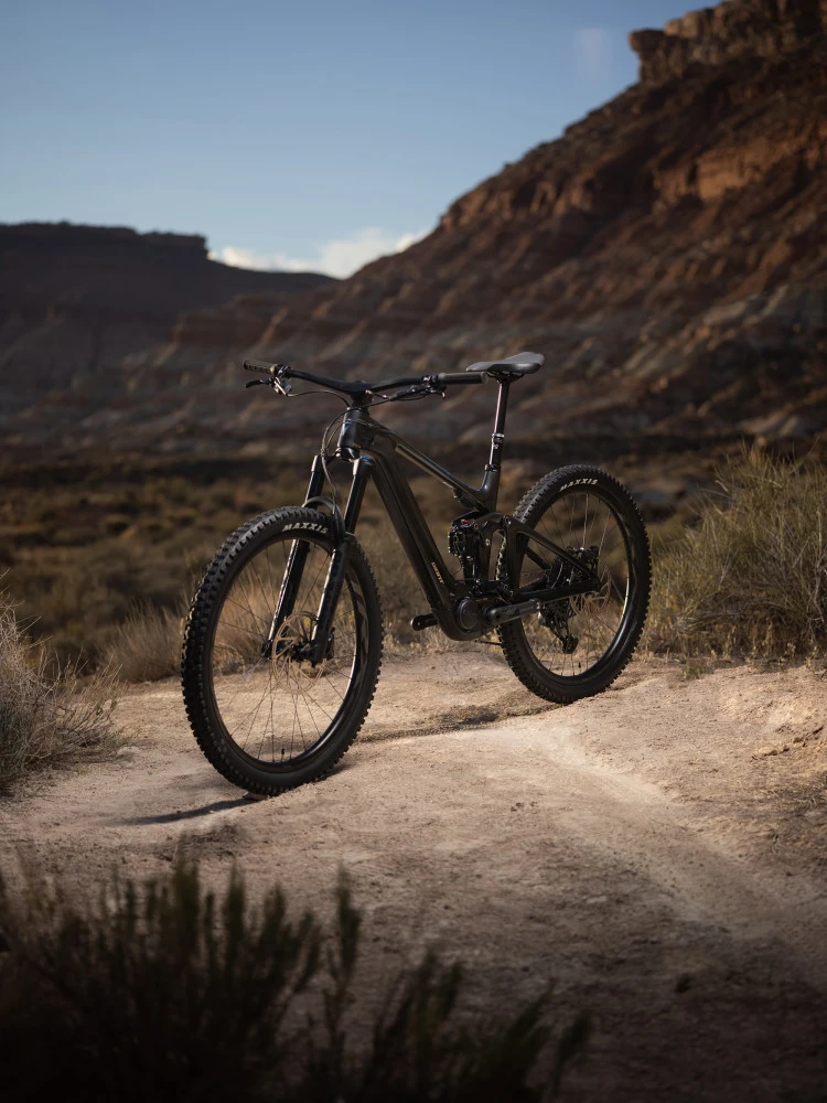 Giant TRANCE X ADVANCED E+ ELITE 1 - Carbon Electric Mountain Bike - 2023 - Gunmetal Black - Afbeelding 9